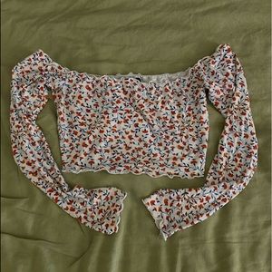 Off the shoulder long sleeve crop top!